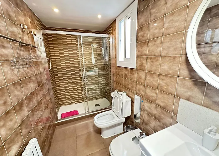 לינה וארוחת בוקר Borrells 3*